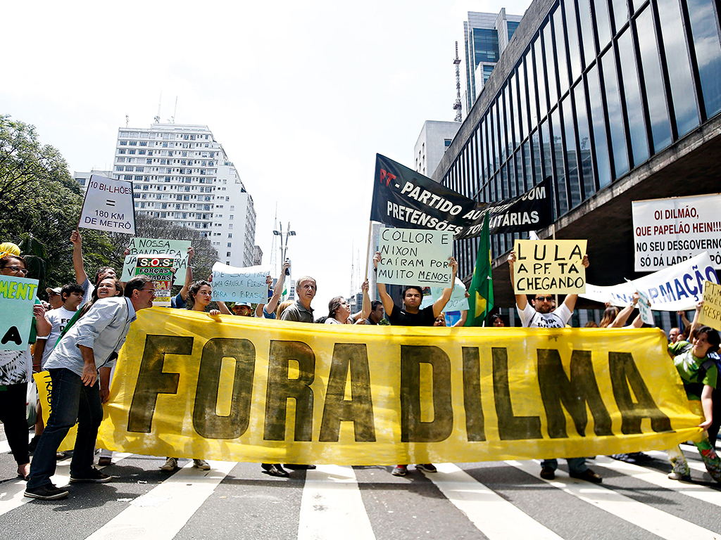 People demonstrate against Rousseff, corruption and govermental policies in Sao Paulo