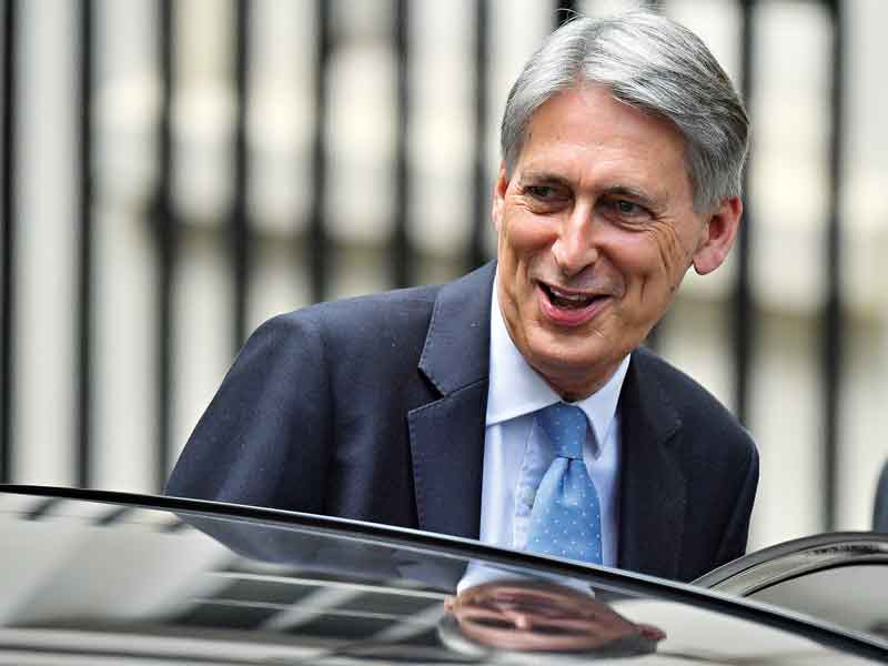 UK Chancellor Phillip Hammond has pushed for an end to National Insurance discounts for the self-employed