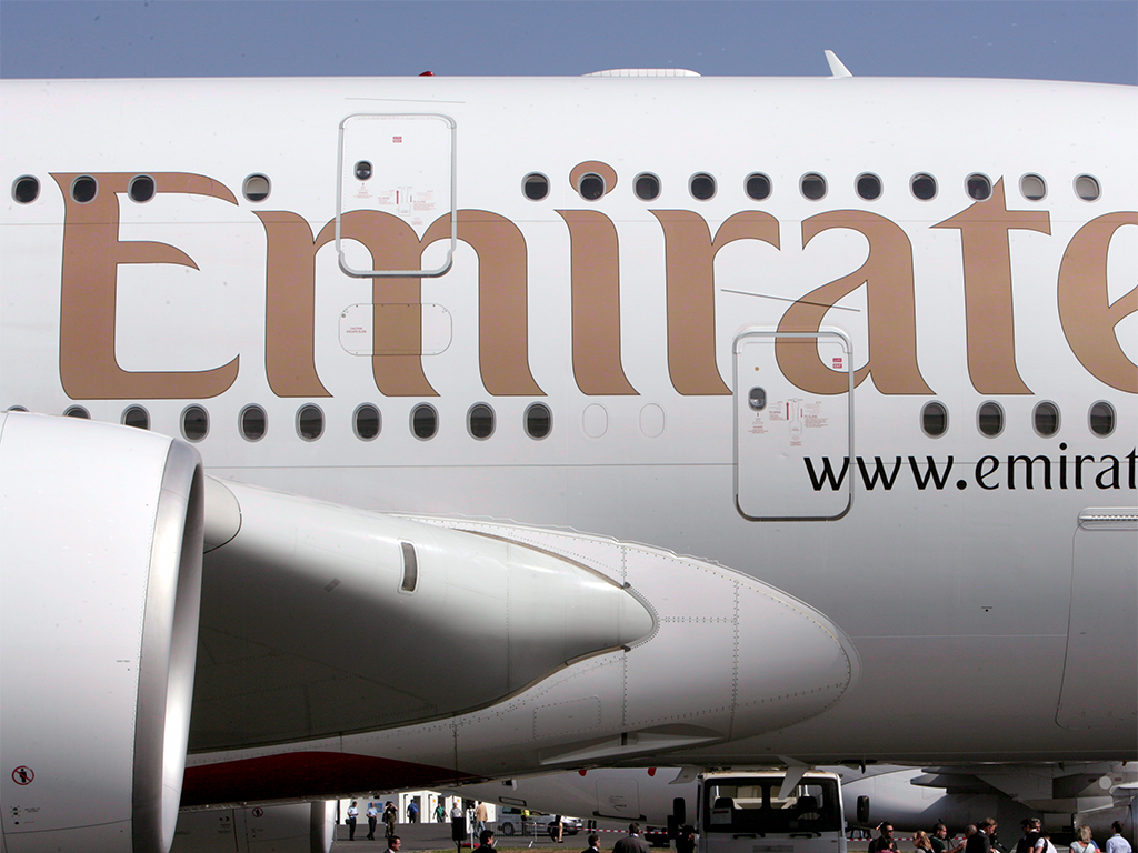 Emirates Airlines has said it will buy 60 to 80 A380 aircrafts from French aircraft manufacturer Airbus in order to boost sales. Each A380 superjumbo will be fitted with Rolls Royce motors