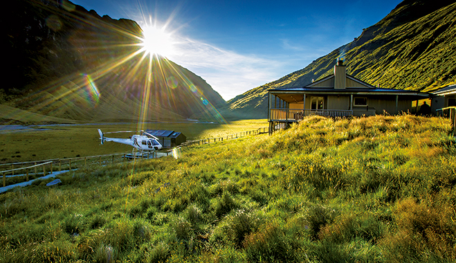 A Minaret Station heli adventure in New Zealand. Custom experiences are part of Continents Insolites business plan