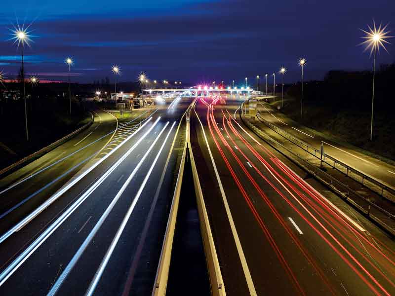 For smart cities to become a reality, infrastructure must develop so that it's able to support a 5G network. Facilitating such development? Lampposts.